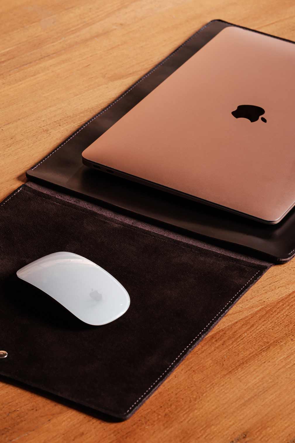 Mouse Padli Laptop Kılıfı